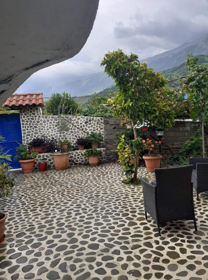 Guest House Krishen Përmet Exteriér fotografie
