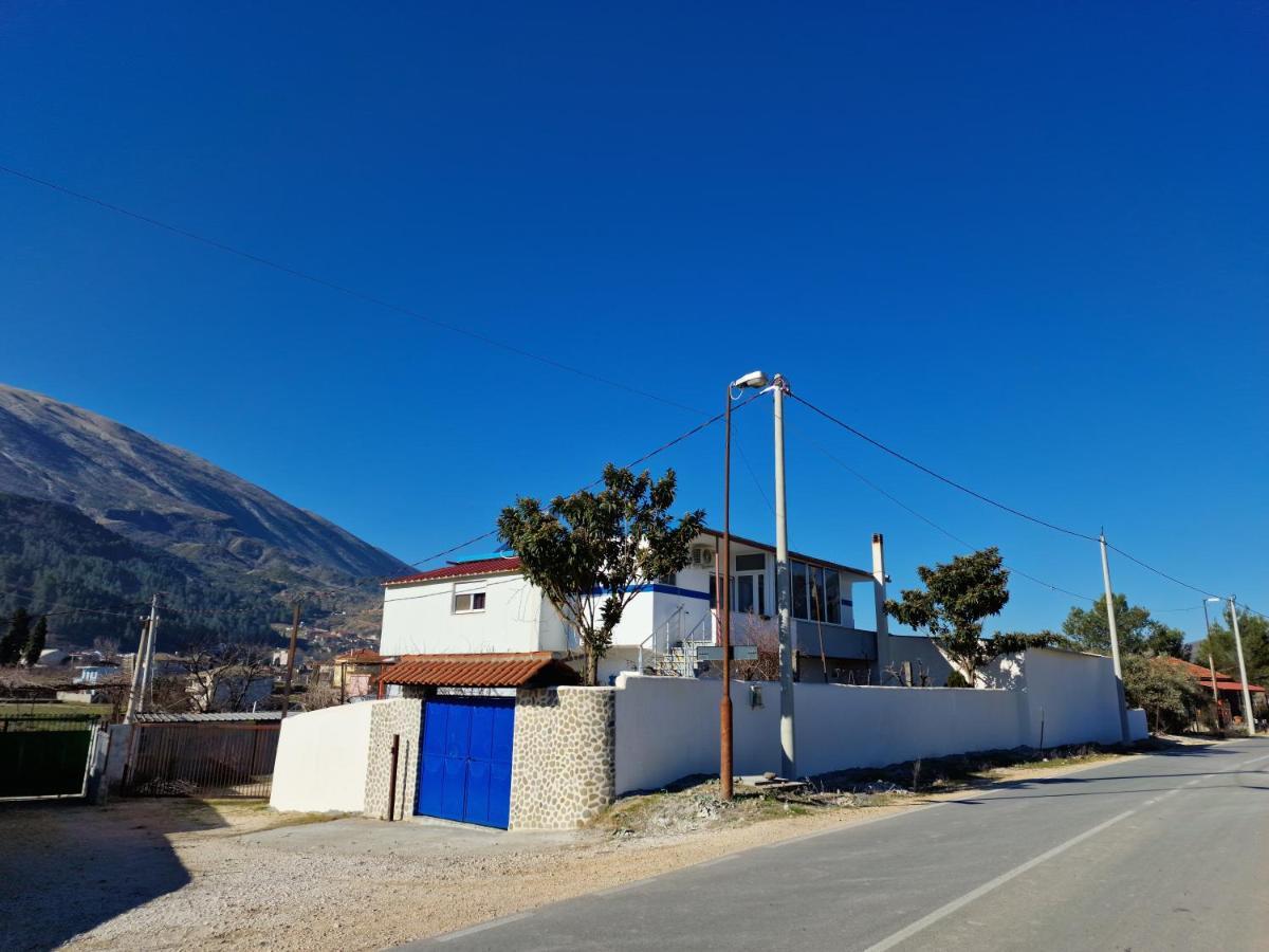 Guest House Krishen Përmet Exteriér fotografie