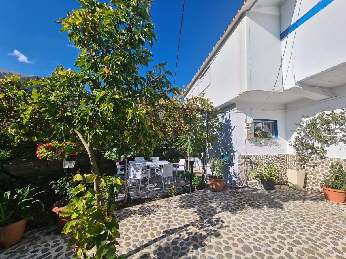 Guest House Krishen Përmet Exteriér fotografie